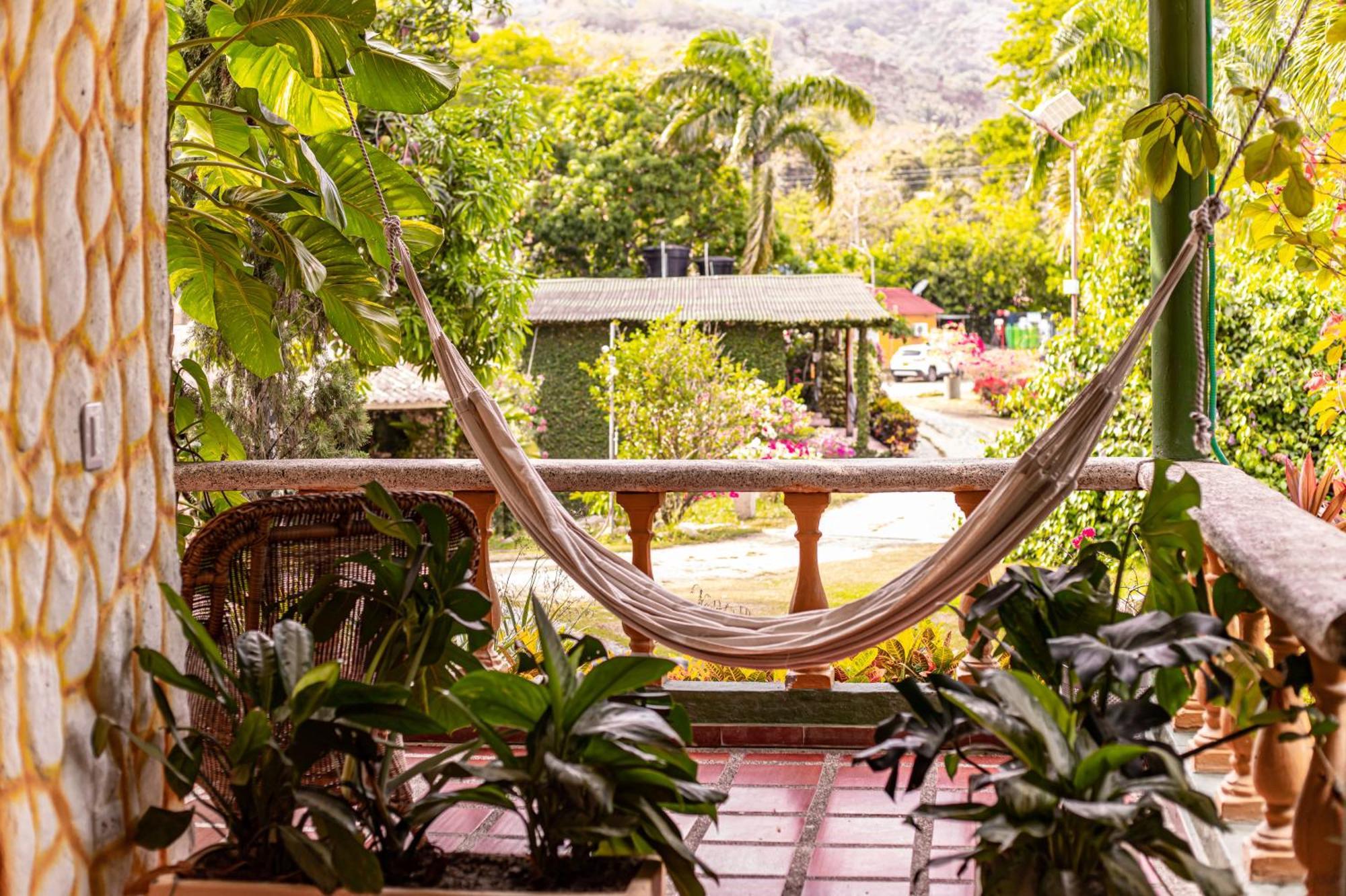Portales Del Tayrona Garden Hotel Калабасо Экстерьер фото