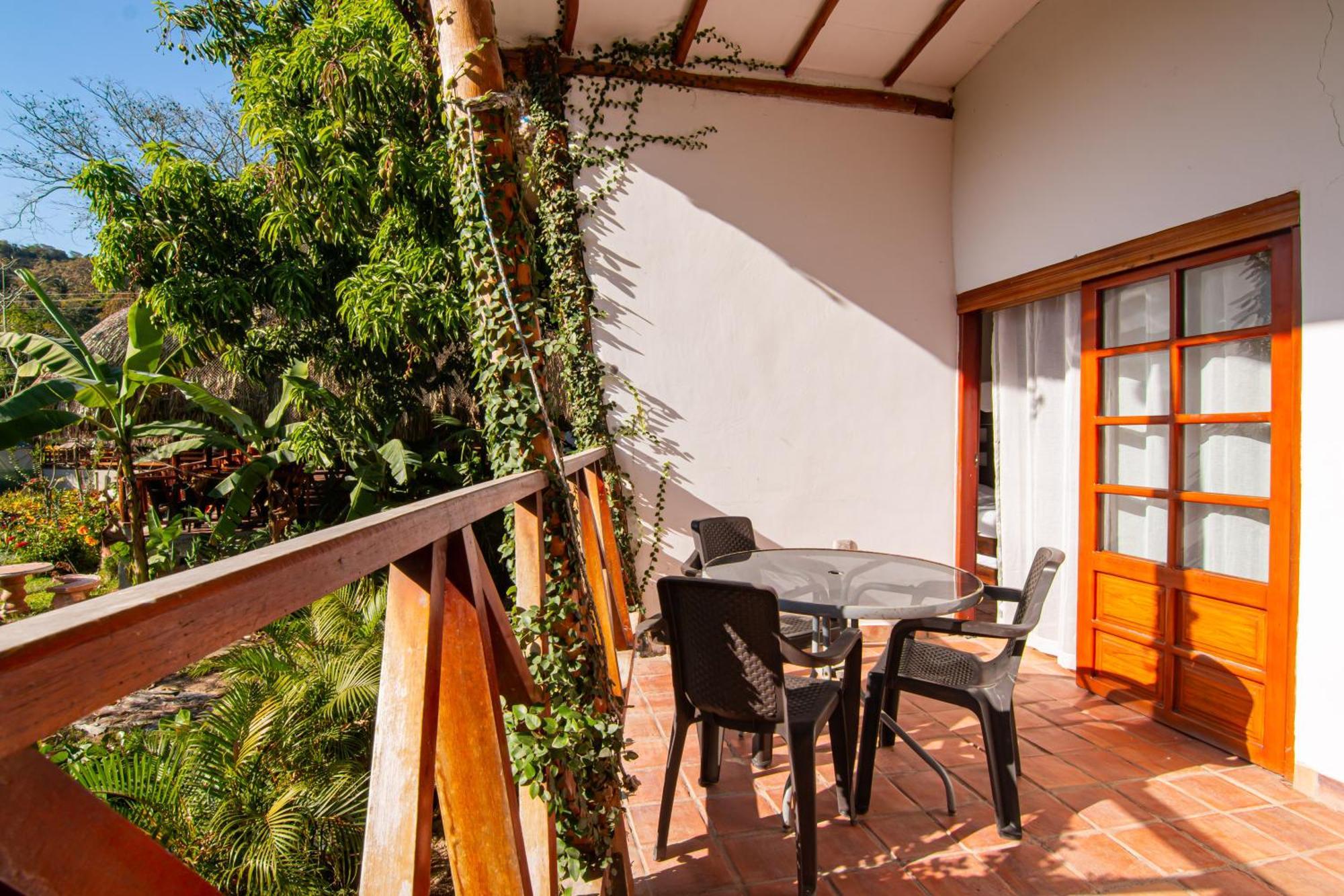 Portales Del Tayrona Garden Hotel Калабасо Экстерьер фото