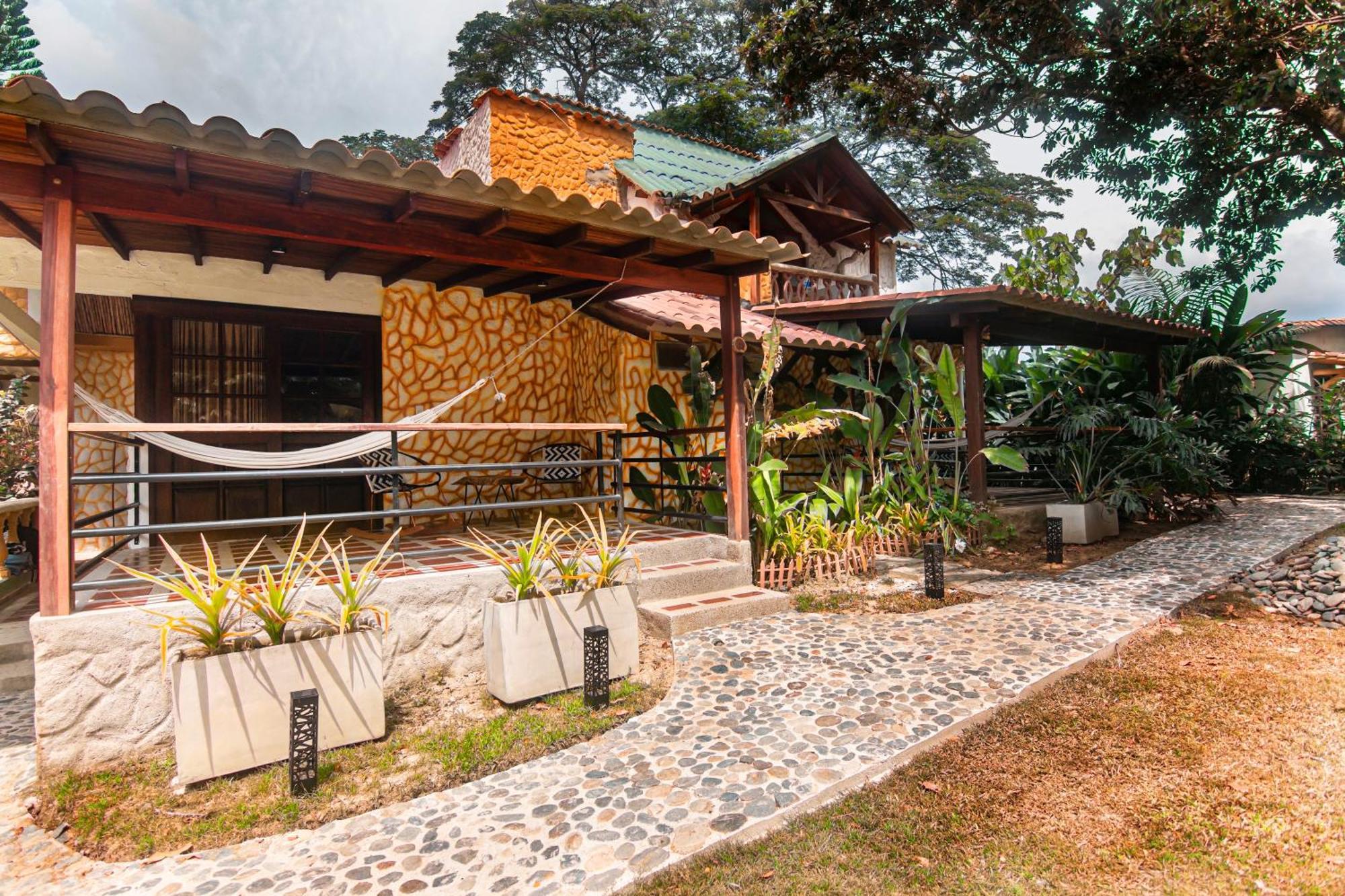 Portales Del Tayrona Garden Hotel Калабасо Экстерьер фото