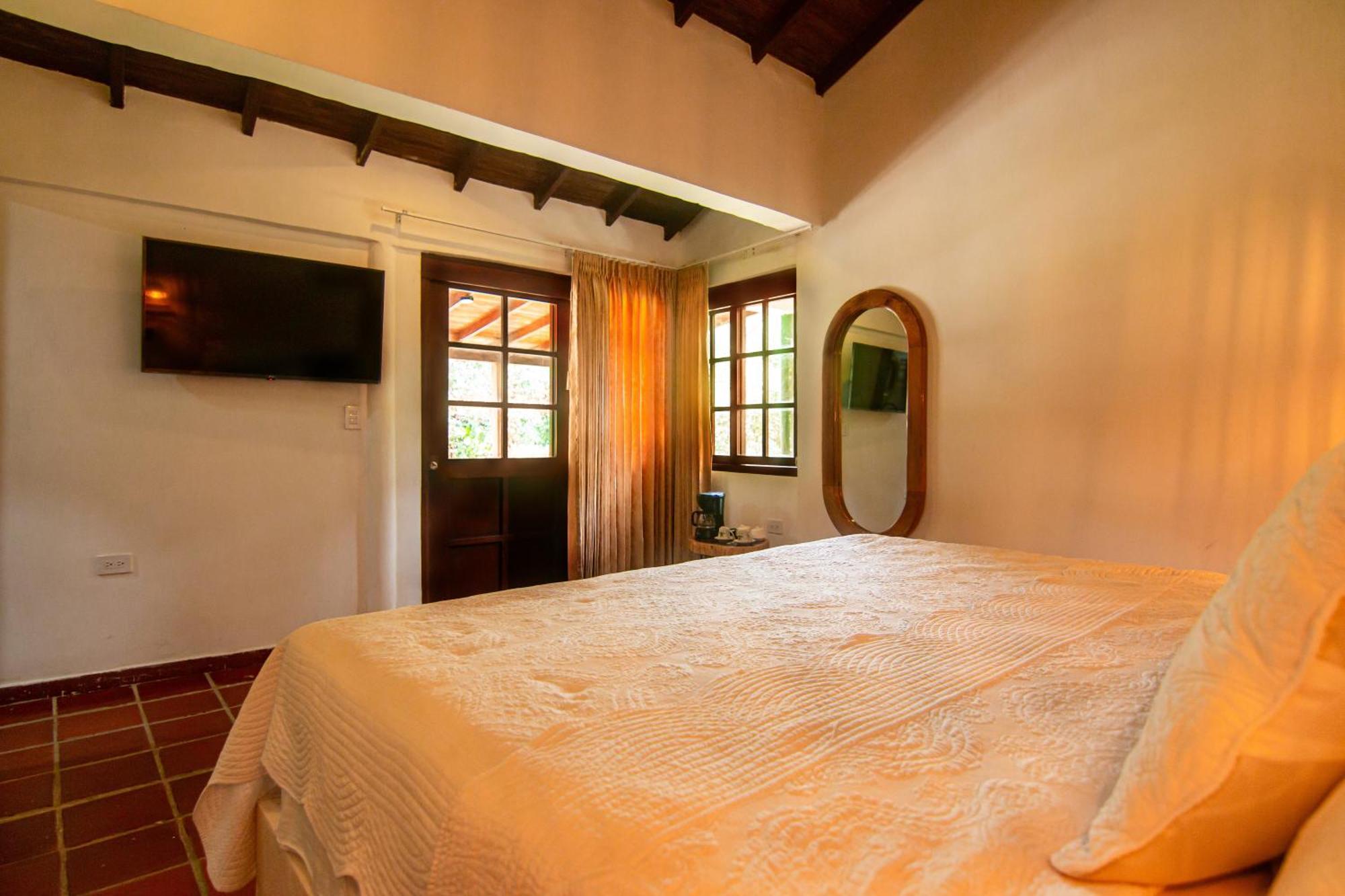Portales Del Tayrona Garden Hotel Калабасо Экстерьер фото