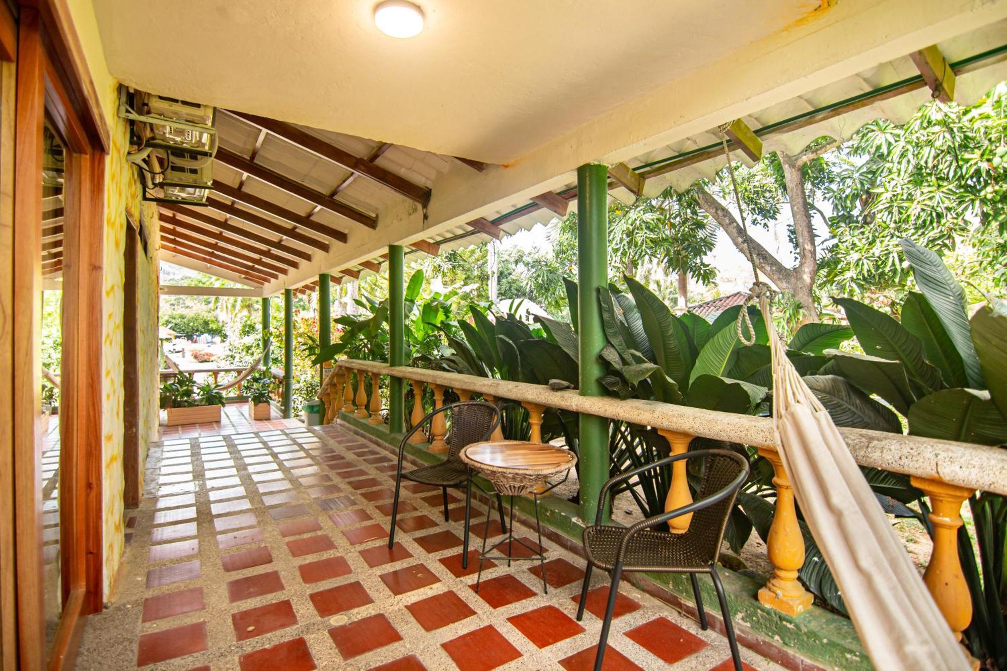 Portales Del Tayrona Garden Hotel Калабасо Экстерьер фото