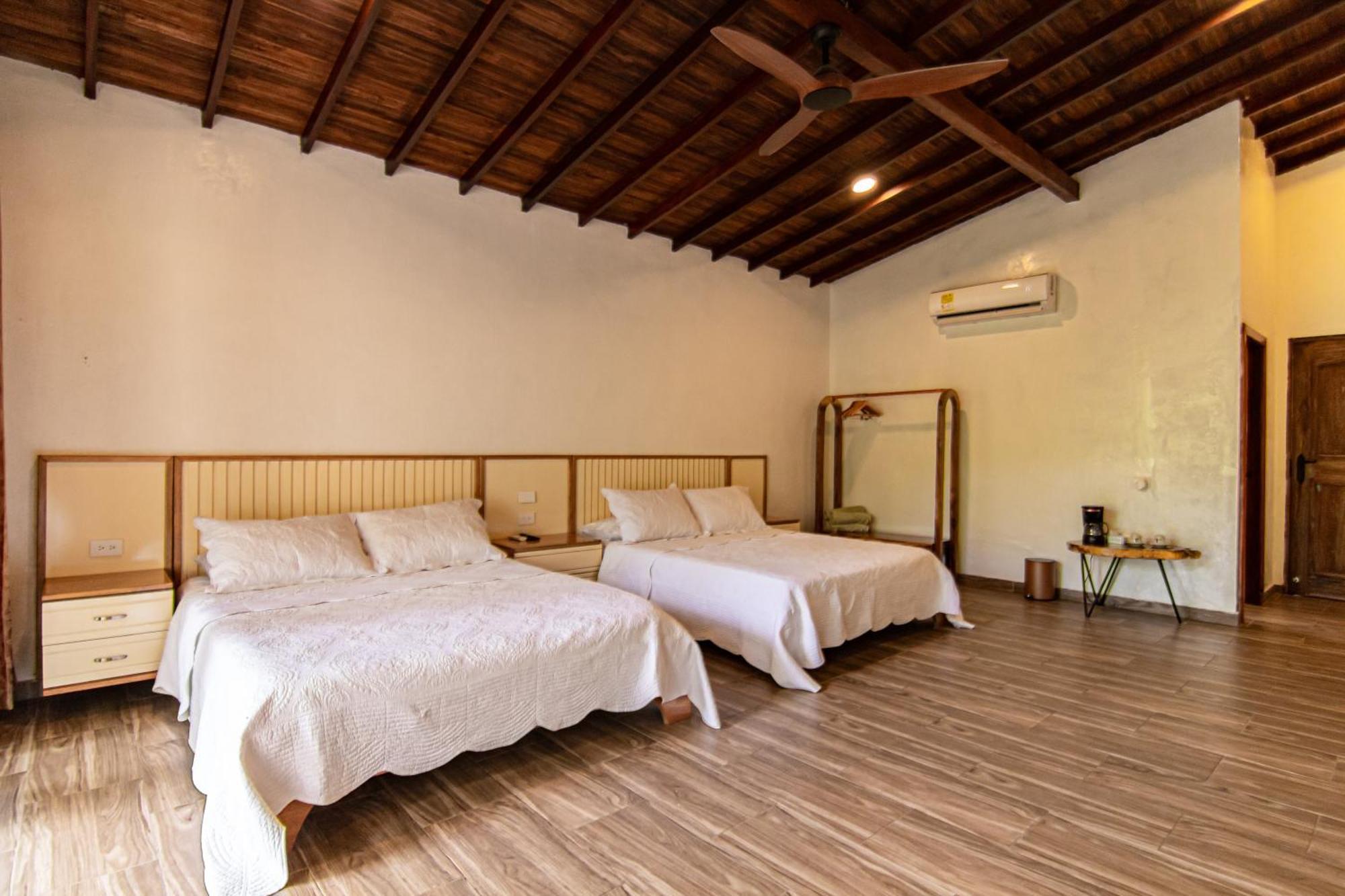 Portales Del Tayrona Garden Hotel Калабасо Экстерьер фото